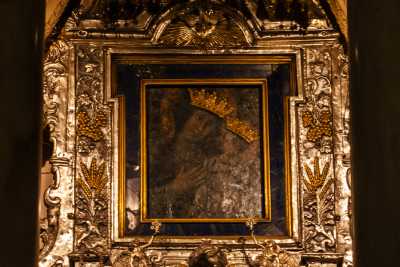 Simboli cavallereschi, absidi nascoste e una Madonna Nera: � il borgo medievale di Sovereto